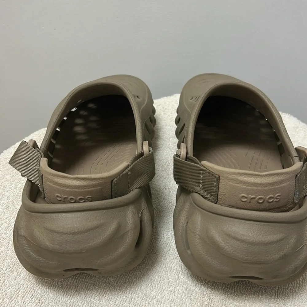 Crocs unisex Echo CHUCKY perforated Clogs mules water shoes w/ straps Size J4